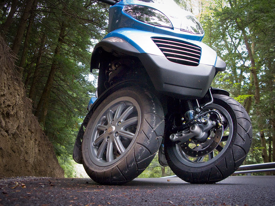 First ride: 2014 Piaggio MP3 500 Sport review