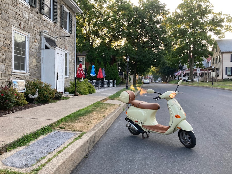 Vespa ET4 scooter in Boalsburg, PA.